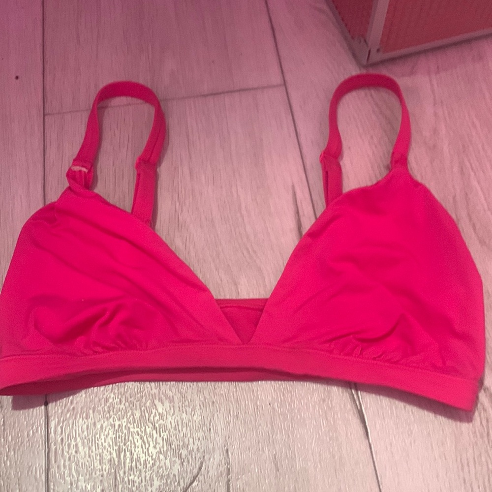pink bra